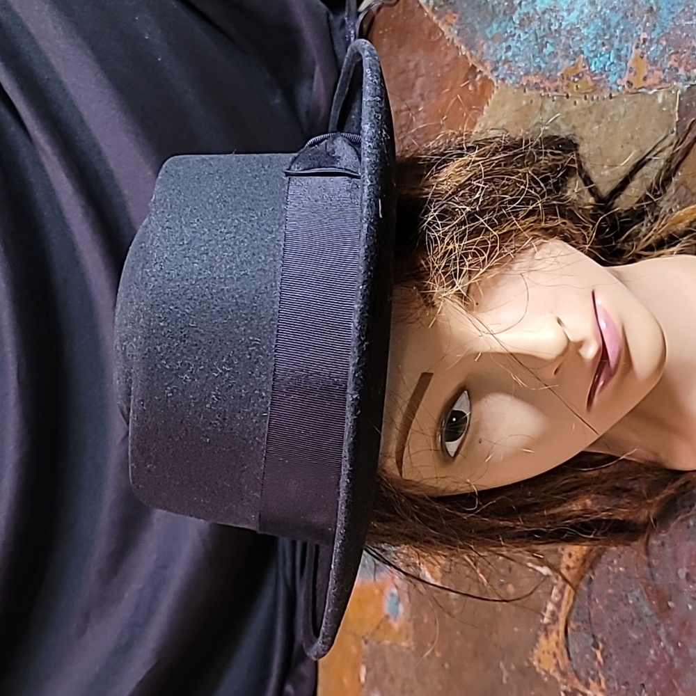 Made In The USA.Classic Black Wool.Bowler Hat. Large. Men's